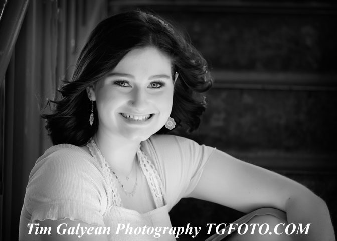 stunning,affordable,senior,portraits,professional,black,white,natural,lighting,liberal,MO,